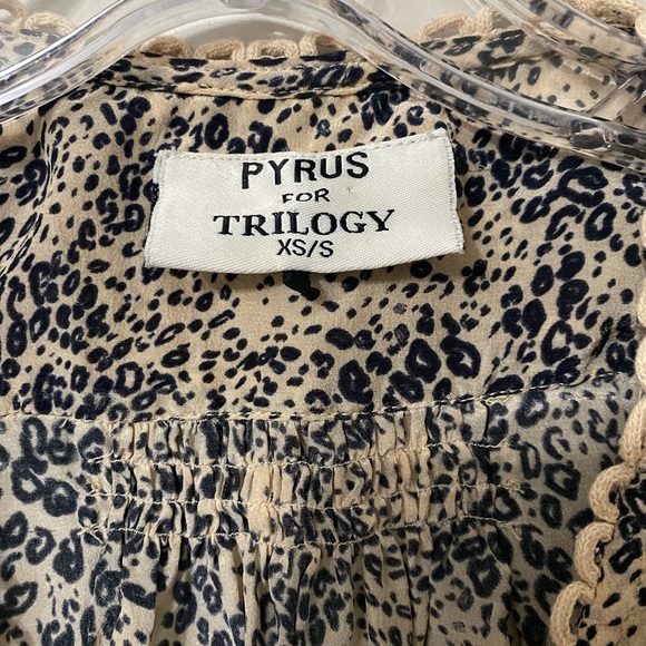Pyrus for Trilogy Silk Cheetah Print Buttons Oversize Dolman Sleeve Top Blouse - Picture 5 of 7